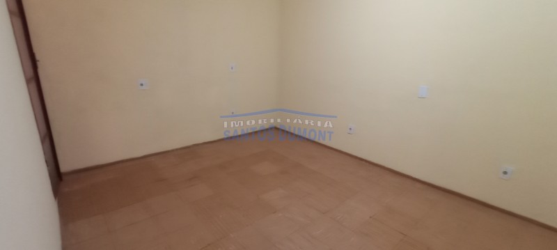 Casa para alugar com 2 quartos, 75m² - Foto 1