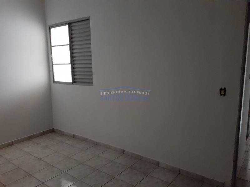 Casa para alugar com 2 quartos, 160m² - Foto 2