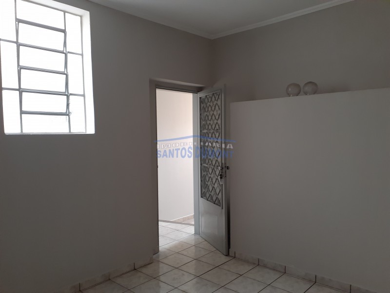 Casa para alugar com 2 quartos, 160m² - Foto 5